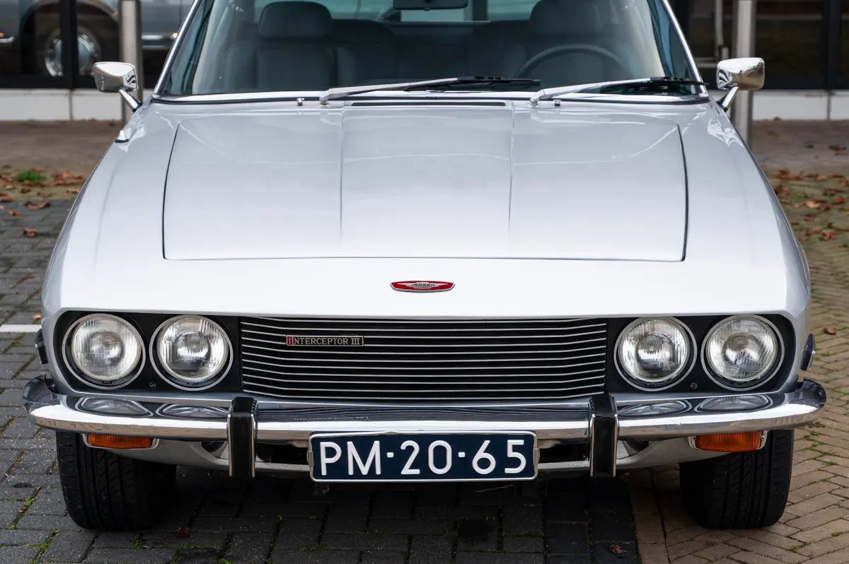 Jensen Interceptor — vooraanzicht